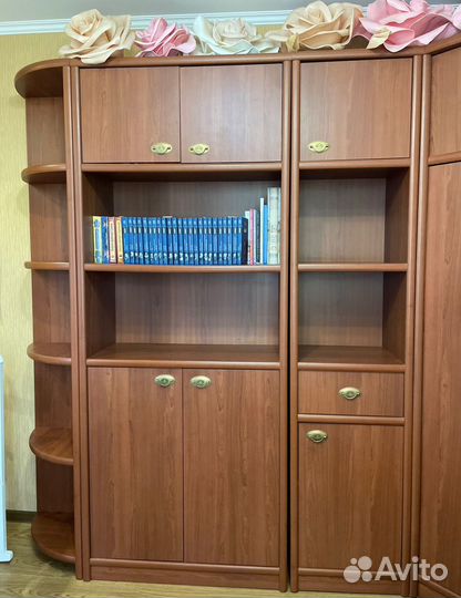 Стенка (шкафы)