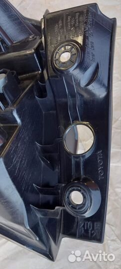 Задний фонарь Тойота Рав 4