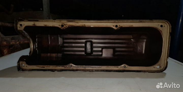 Клапанная крышка Ford Scorpio 2.0 1986г