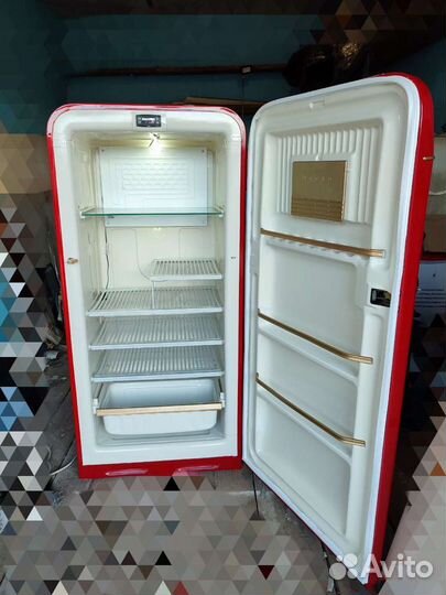 Холодильник ЗИЛ ретро СССР