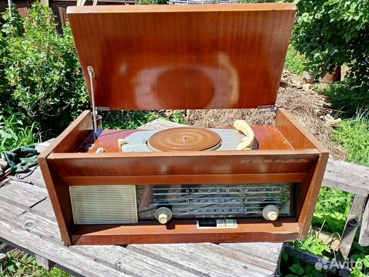 Радиола Рекорд 61М2 СССР