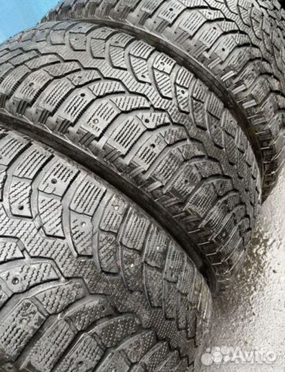 Bridgestone Blizzak Spike-01 235/60 R18 107T