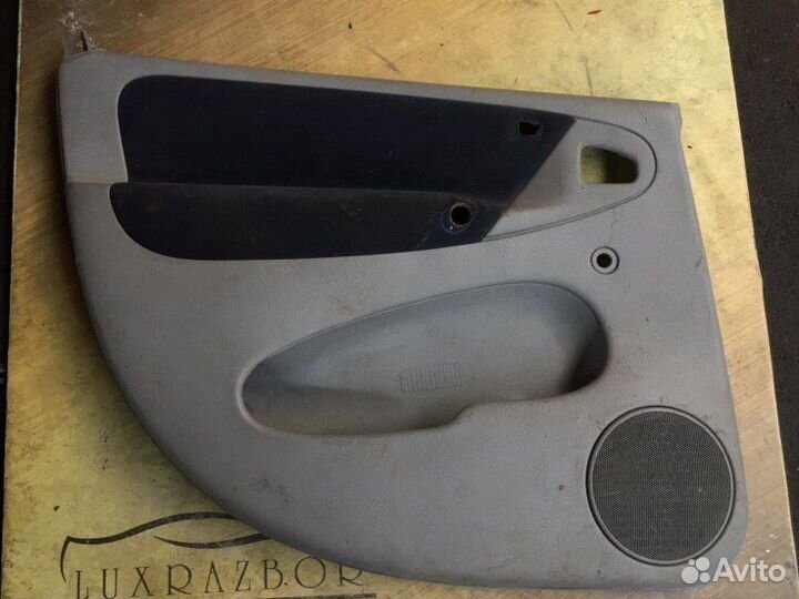 Обшивка двери задняя левая Citroen Xsara Picasso