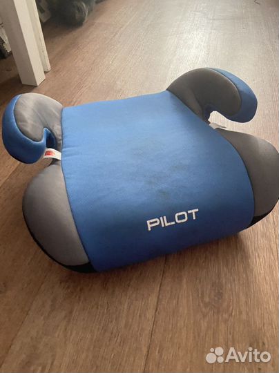 Автокресло бустер