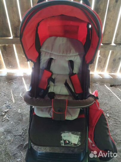 Прогулочная коляска