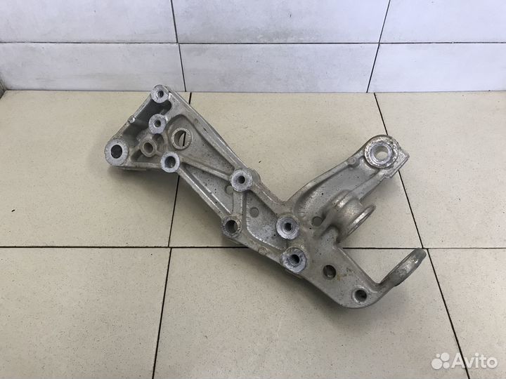Кронштейн переднего рычага Octavia (A5 1Z) 2004-20