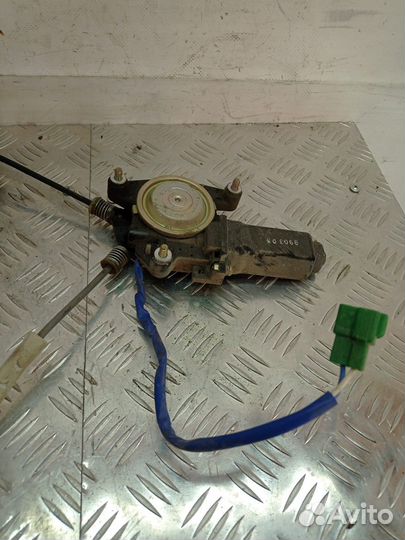 Стеклоподъемник задний правый Kia Clarus рест