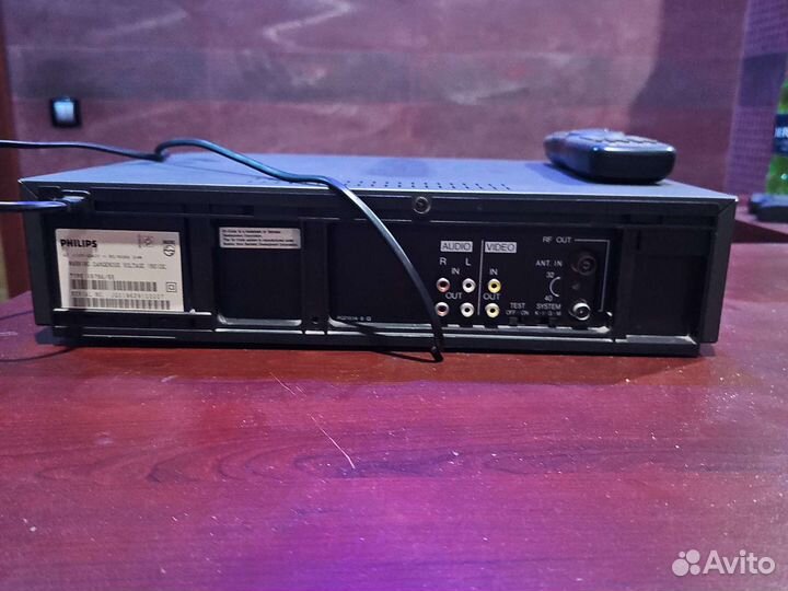 Видеомагнитофон philips