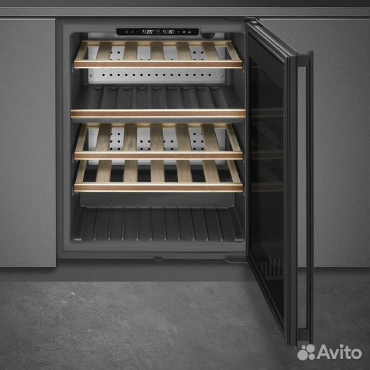Винные шкафы smeg CVI638RN3