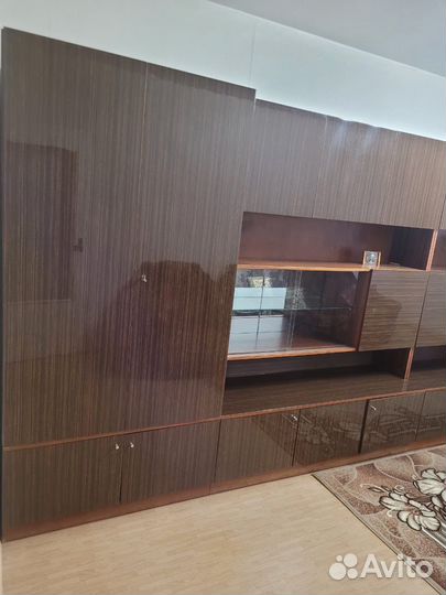 Стенка в гостиную