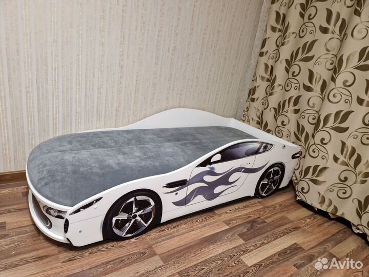 Детская кровать машина с матрасом