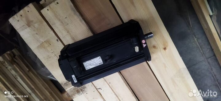 Серводвигатель Lenze