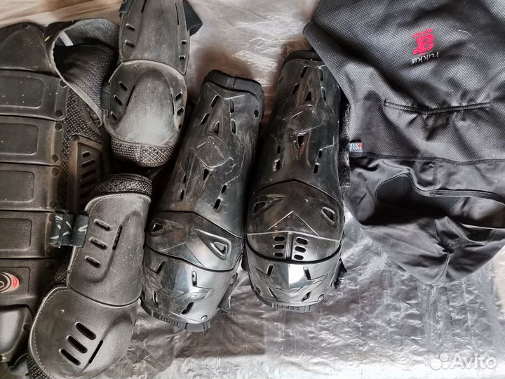 Защитный костюм мотоцикл