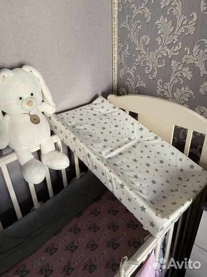 Пеленальная доска на кроватку