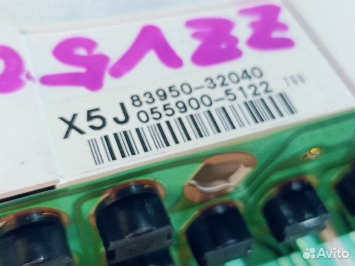 Панель приборов (переключение скоростей) Toyota