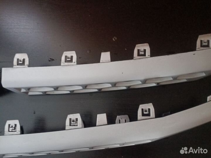 Молдинги решётки радиатора на Донг фенг н30 cross