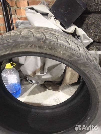 Falken Azenis RT-215 235/35 R19