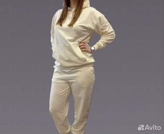 Спортивный костюм женский