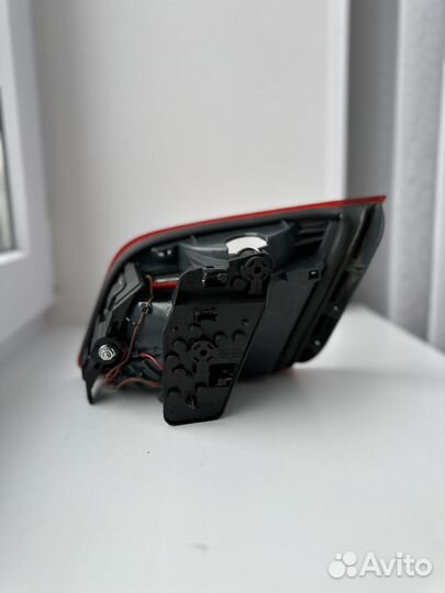 Фонарь задний в крышку багажника bmw 5 f10