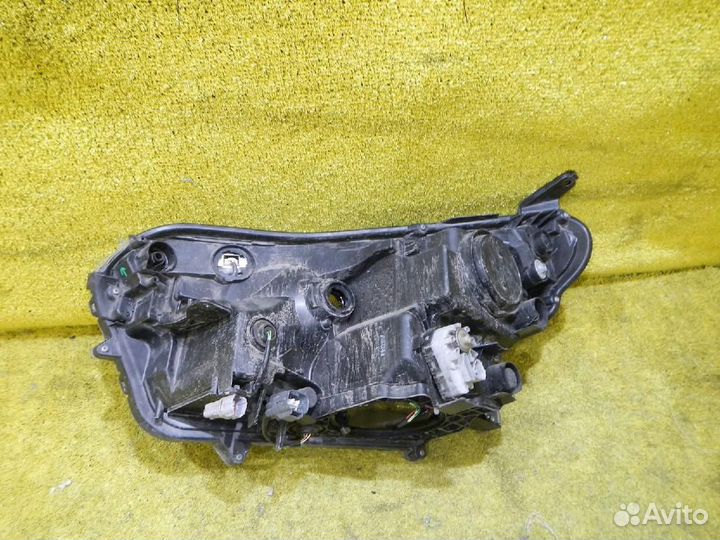 Фара правая Toyota RAV4