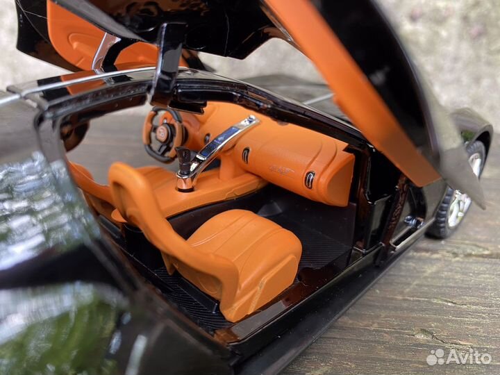 Модель Bugatti Atlantic черный