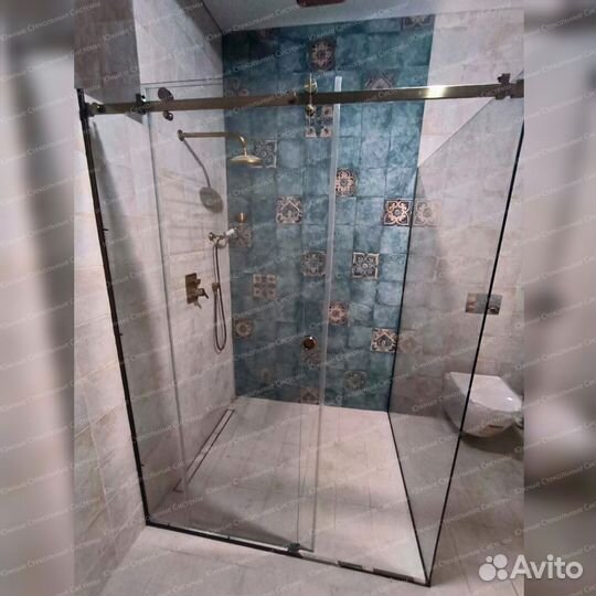 Душевая стеклянная кабина