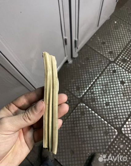 Уплотнитель для холодильника Индезит C138NFG.016