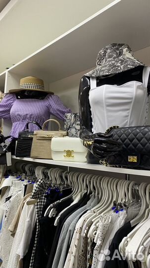 Шоурум женской одежды в центре города