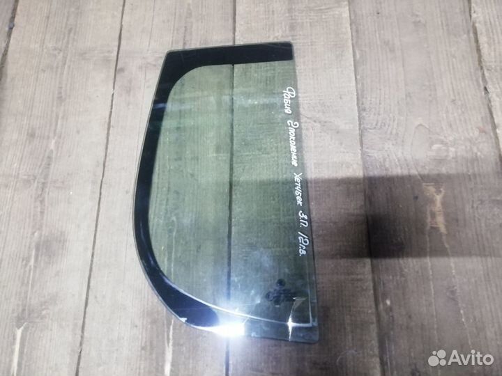 Skoda Fabia 2007-2015г стекло двери глухое