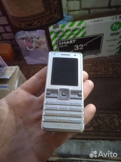 Телефон sony ericsson k770i