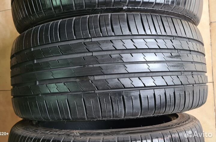 Tracmax X-Privilo RS01+ 275/40 R20 и 315/35 R20