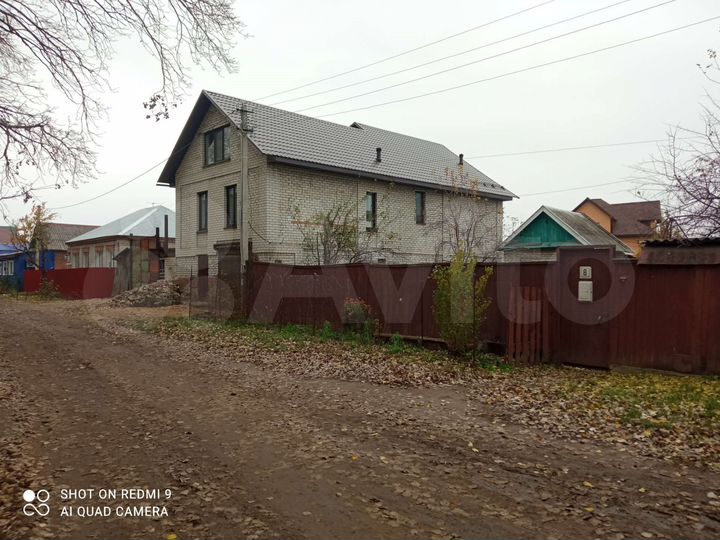 Дом 305 м² на участке 5 сот.