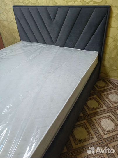 Кровать двухспальная