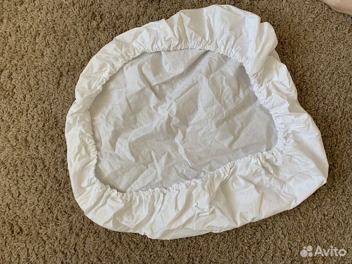 Простынь на резинке на круглый матрац новая