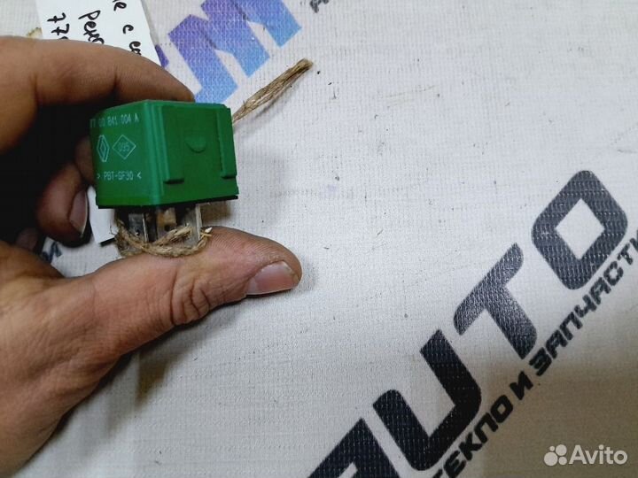 Реле с сиденья Рено Меган 2