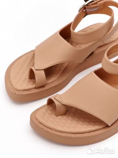 Новые сандалии кожаные / 37 размер