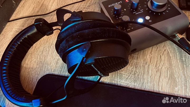 Beyerdynamic DT 990 Black Edition 250 Ohm