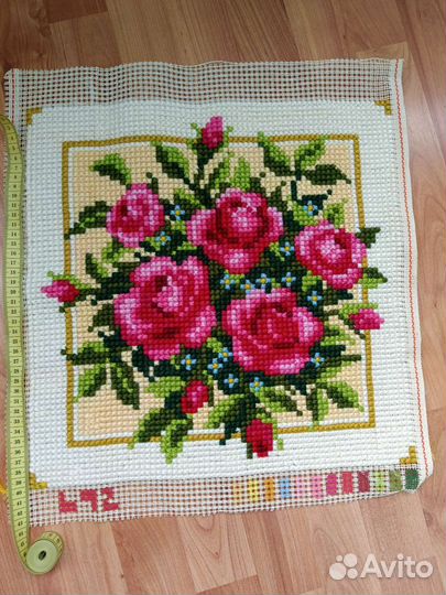 Купон вышитый, для создания подушки Vervaco «Розы»