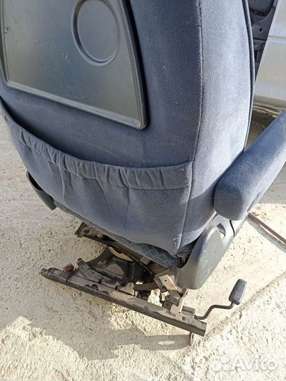 Сиденья поворотные