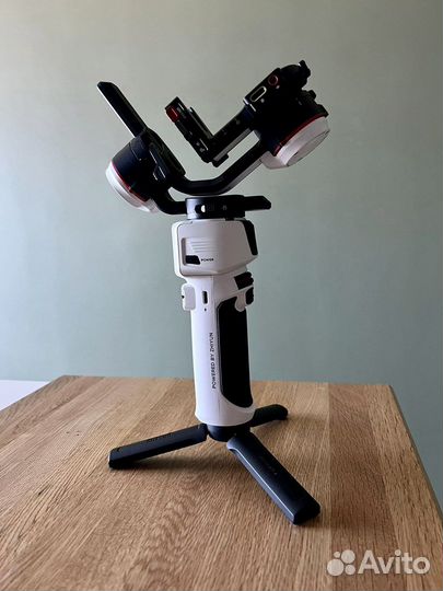 Стабилизатор для съемки Zhiyun Crane M3