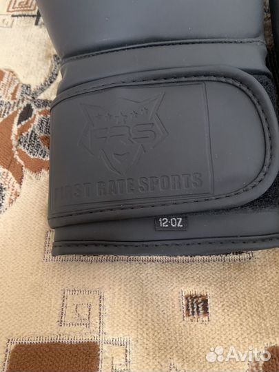 Боксерские перчатки