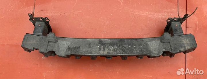 Усилитель бампера передний Vw Passat B6 универсал