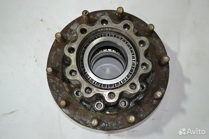 Ступица ведущего моста дисковые тормоза, левая mer