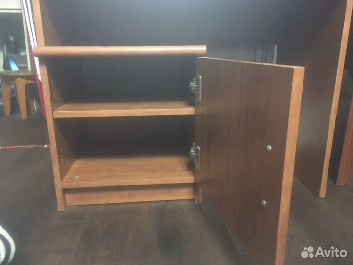 Трюмо с зеркалом