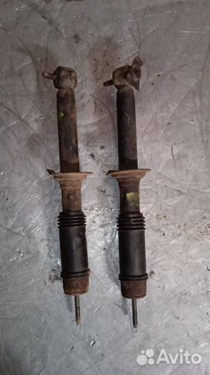 Амортизатор задний Mitsubishi Carisma рест. 2001