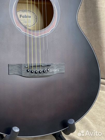 Акустическая гитара