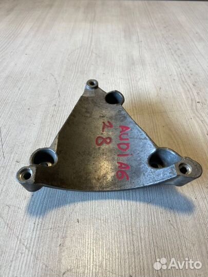 Кронштейн кондиционера Audi A6