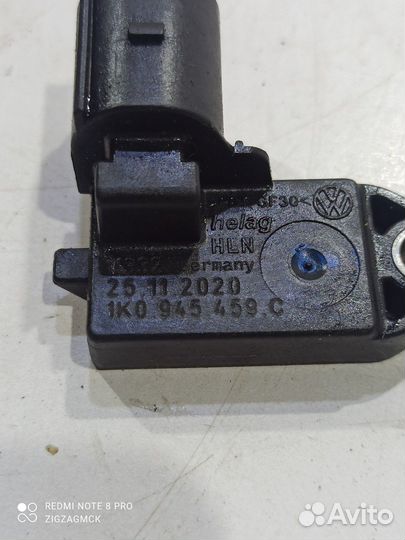 Датчик включения стоп сигнала (Audi A1 8X)