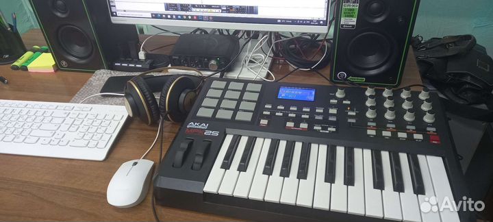Midi контроллер akai