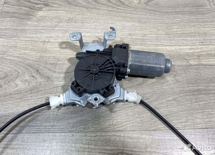 Стеклоподъемник задний правый задний правый Nissan